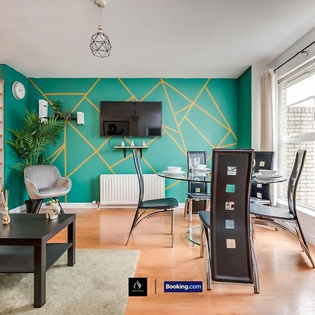 2 Bed House By Boyeilles Apartments Short Lets & Serviced Accommodation Belfast With Balcony & Free Parking Екстер'єр фото