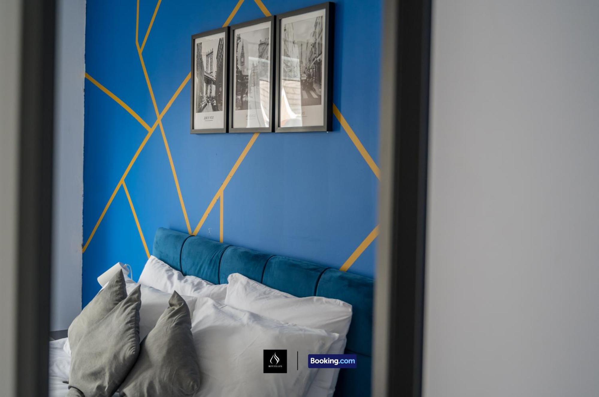 2 Bed House By Boyeilles Apartments Short Lets & Serviced Accommodation Belfast With Balcony & Free Parking Екстер'єр фото