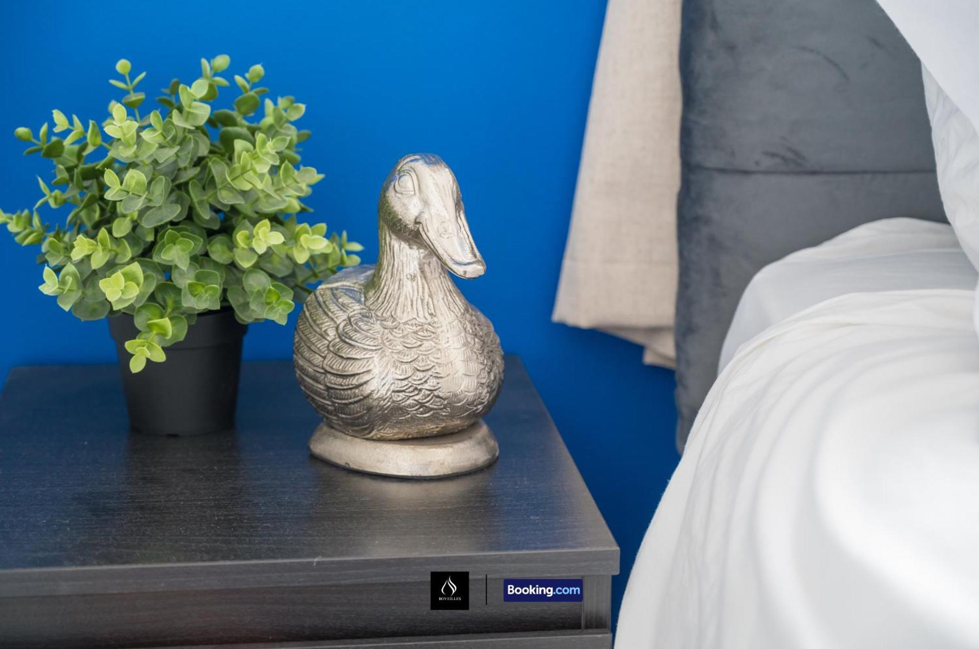 2 Bed House By Boyeilles Apartments Short Lets & Serviced Accommodation Belfast With Balcony & Free Parking Екстер'єр фото