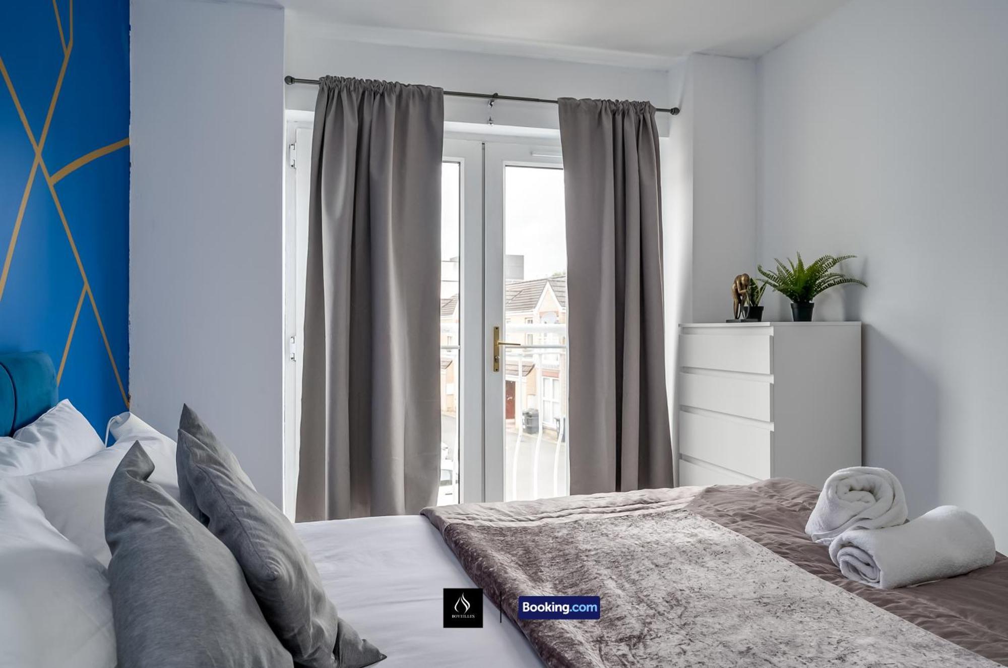 2 Bed House By Boyeilles Apartments Short Lets & Serviced Accommodation Belfast With Balcony & Free Parking Екстер'єр фото
